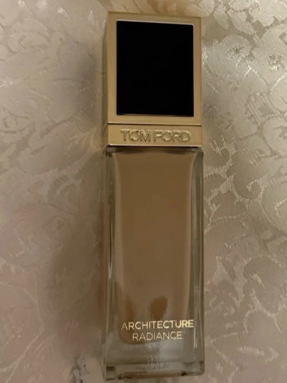 Tom Ford Beauty Architecture Radiance Hydrating Foundation.Product Specificatio